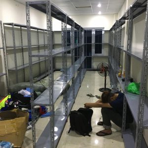 KỆ SẮT CAO 2M, DÀI 1.2M, RỘNG 0.3M, 4 SÀN